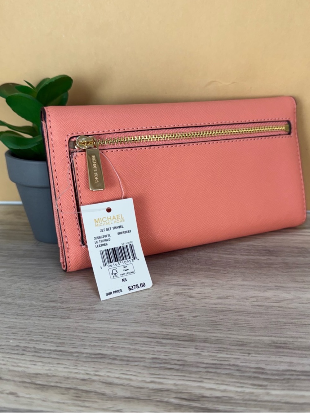 Michael Kors Wallet - Picture 9 of 9
